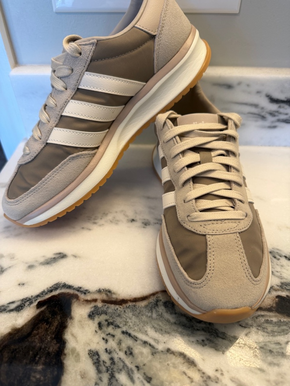 ADIDAS WOMENS RUN 70S 2.0 SNEAKER - Picture 4 of 7